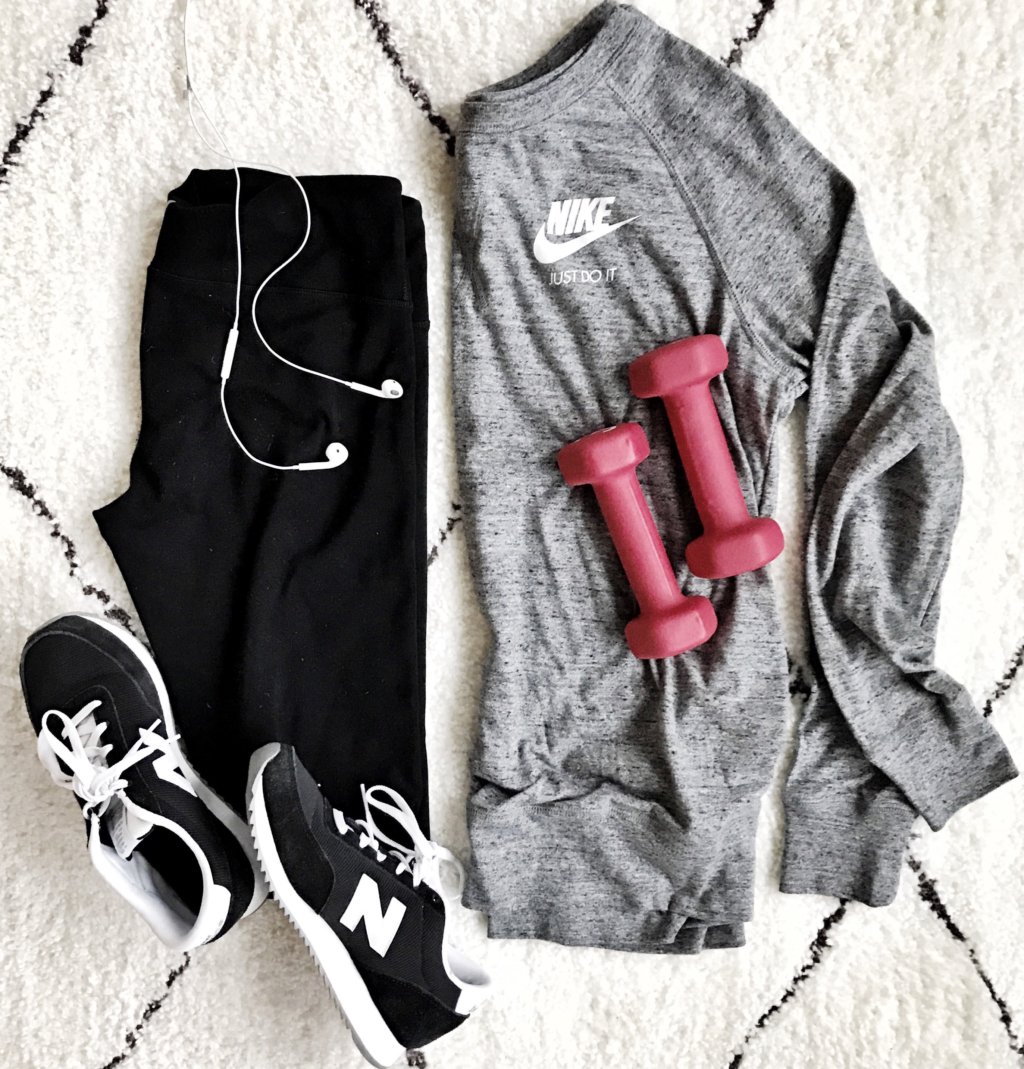 Instagram round up: sweatshirt, leggings, sneakers, and weights
