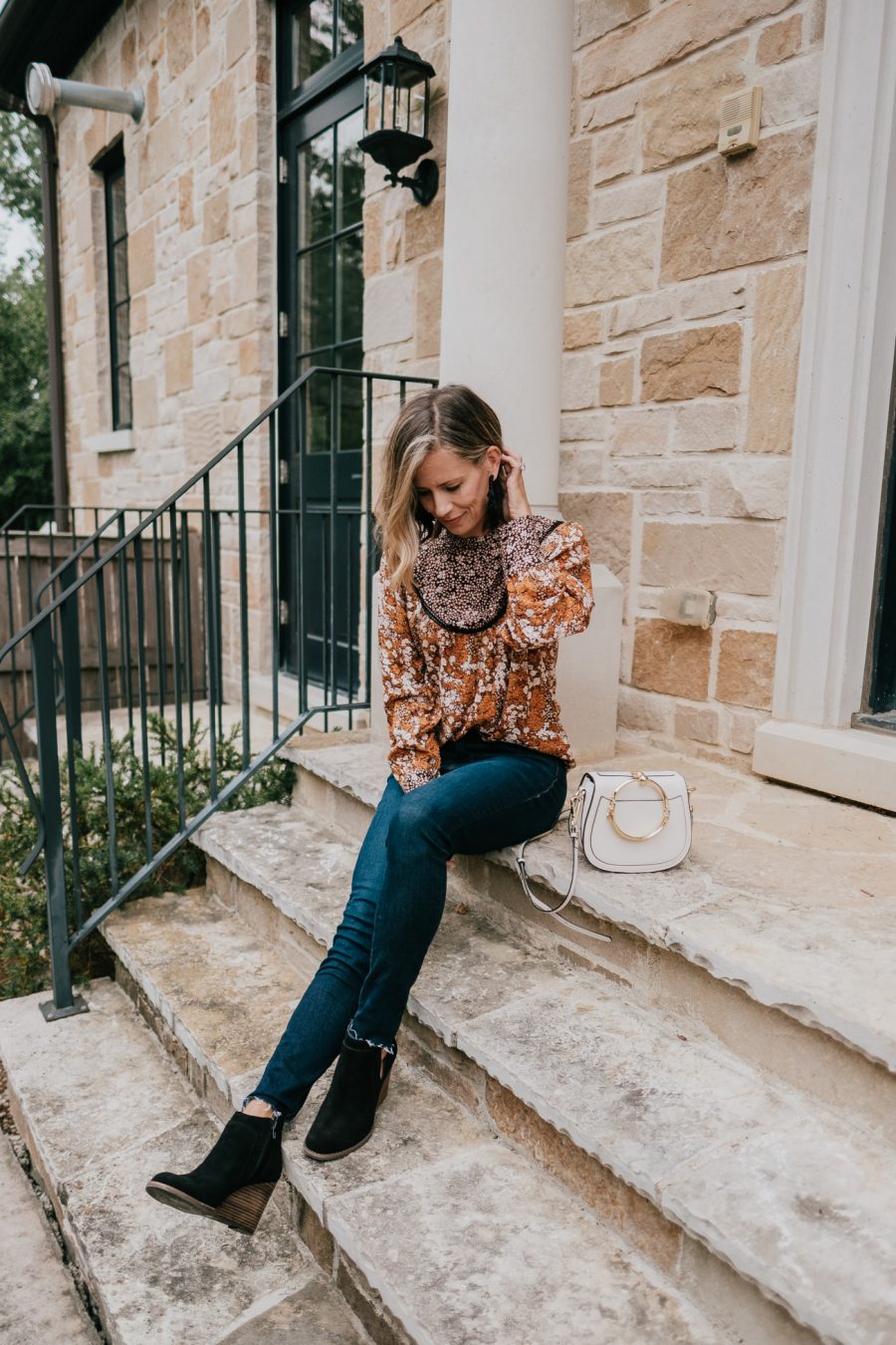 Fall date night outfits, long sleeve blouse, denim, booties, cross body 