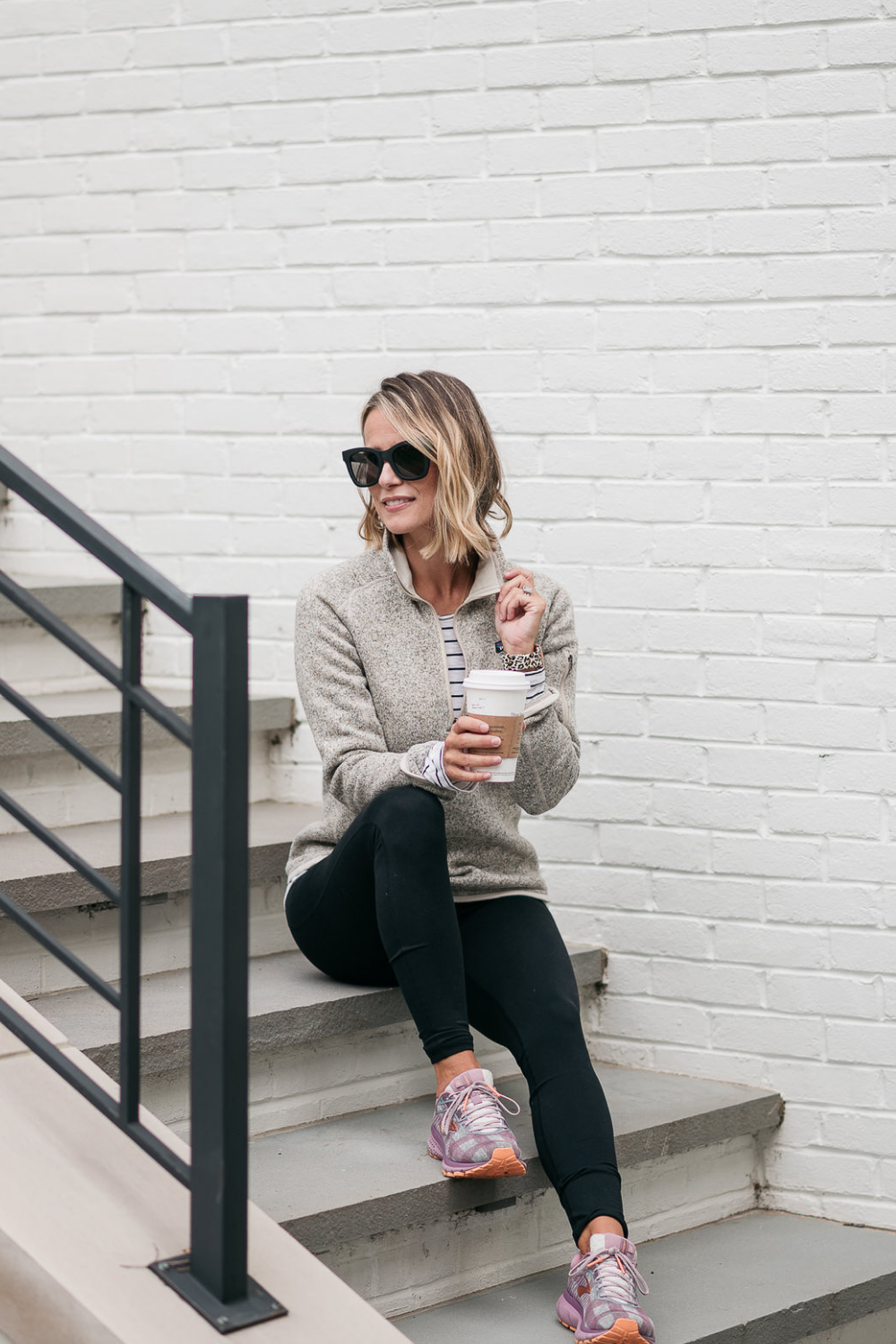 Cute and comfortable fall athleisure look