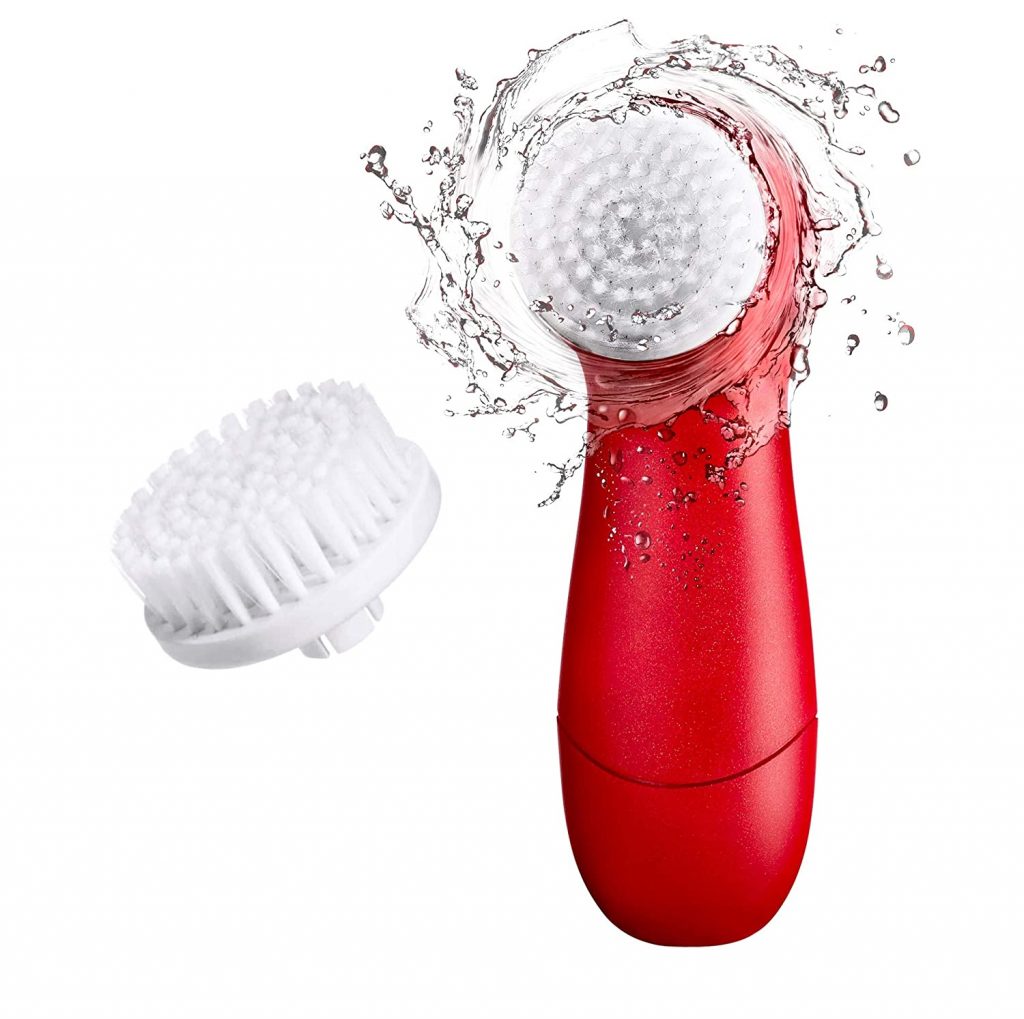 Holiday Gift Guide: OLAY FACIAL CLEANSING BRUSH | This is a less expensive version of my Clarisonic cleansing brush! Works wonders on my skin.