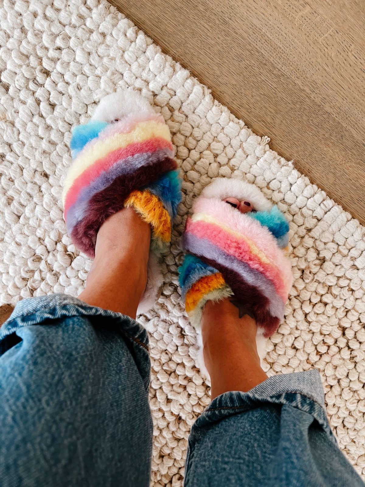Fuzzy rainbow slide slippers