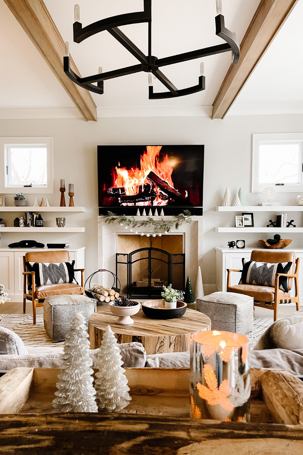 Neutral holiday home decor